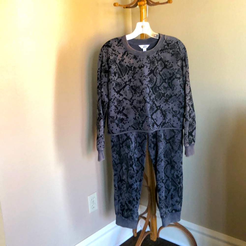 Joy Lab Sweatsuit